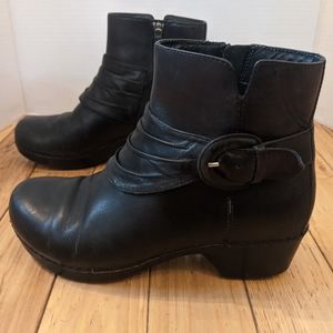 Dansko Black Leather Ankle Boot Size 38